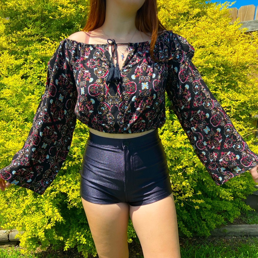 Kendall + Kylie sz M crop top